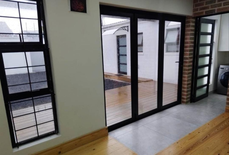 3 Bedroom Property for Sale in Lansdowne Western Cape